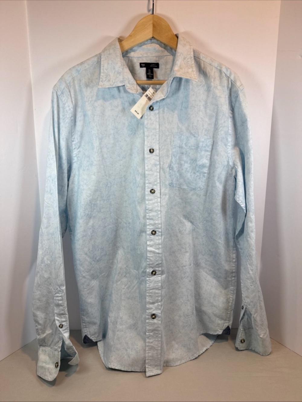GAP Pale Blue Men's Casual Button-Down Shirt